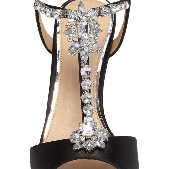 NWOT Jewel Badgley Mischka Leeane T-Strap Heel - Picture 6 of 6